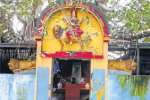 ஆலமரத்தடியில் அருள்பாலிக்கும் காவல் தெய்வம் பத்ரகாளியம்மன்