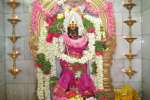 வெள்ளி கவசத்தில் பிரித்தியங்கிரா தேவி