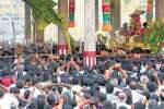 நடன மாடிய படி பக்தர்களுக்கு காட்சியளித்த சிதம்பரம் நடராஜர்
