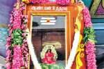 சிவன்மலை ஆண்டவர் உத்தரவு பெட்டியில் மகாலட்சுமி சிலை