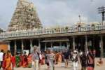 வரதராஜ பெருமாள் கோவிலுக்கு செல்லும் பக்தர்களுக்கு அவதி