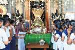 ஹயக்கிரீவர் கோவிலில் மாணவர்களுக்கு வழிபாடு