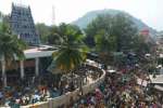 தைப்பூச விழா: அரோகரா கோஷத்துடன் பழநியில் குவிந்த பக்தர்கள்
