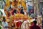 கோவையில் துறவறம் ஏற்ற இளம்பெண்
