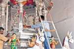பொள்ளாச்சி மாரியம்மன் தேரோட்டம்: வெள்ளித்தேர் புதுப்பிப்பு