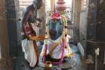வீரட்டானேஸ்வரர் கோவிலில் பிரதோஷ வழிபாடு