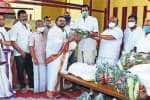 கோவில் அர்ச்சகர்களுக்கு நிவாரணம்: துணை சபாநாயகர் வழங்கினார்