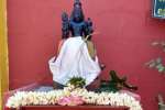 விருக்ச பீடத்தில் சித்தர்களின் உருவச்சிலை பதிப்பு