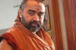 இல.ஆதிமூலத்திற்கு விஜயேந்திரர் அருளாசி