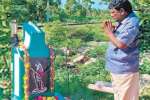 காந்தி ஜெயந்தி: மகாத்மாவை வழிபடும் பேராசிரியர்