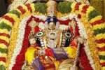 வைகுண்டநாதன் அலங்காரத்தில் காட்சியளித்த பத்மாவதி தாயார்