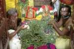 குருவித்துறை குருபகவான் கோயிலில் லட்சார்ச்சனை துவக்கம்