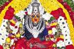 மாரியம்மன் கோவில் விழா: ரோட்டில் பொங்கல் வைத்த பெண்கள்