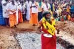 பூக்குழி இறங்கிய ஐயப்ப பக்தர்கள்