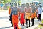 பழநிக்கு பாதயாத்திரை புறப்பட்ட பக்தர்கள்