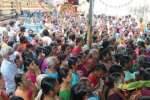 குண்டும் குழியுமாக ரோடு: 63 நாயன்மார்கள் வீதிவுலாவில் பக்தர்கள் ஏமாற்றம்