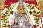 வெள்ளிக்கவச அலங்காரத்தில் பரமக்குடி முத்தாலம்மன்