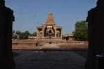 கொரோனா முன்னெச்சரிக்கை நடவடிக்கை: தஞ்சை பெரிய கோயில் மூடல்