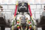 வெள்ளிக்கவசத்தில் நாமக்கல் ஆஞ்சநேயர் அருள்பாலிப்பு