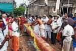வரதராஜ பெருமாள் கோவிலில் கொடிமரம் ஸ்தாபன பூஜை