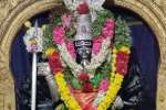 திருப்புத்தூர் அம்மன் கோயில்களில் பக்தர்கள் தரிசனம்