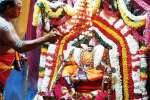 களைகட்டியது குலசை முத்தாரம்மன் தசரா விழா