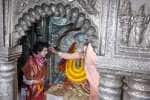 வாரணாசியில் கோயில்களில் வழிபாடு நடத்திய பிரியங்கா