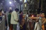 பிள்ளையார்பட்டியில் பக்தர்கள் மகிழ்ச்சியுடன் சாமி தரிசனம்