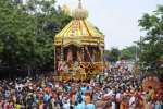 அய்யா வைகுண்ட தர்மபதி கோவிலில் தேரோட்டம்: பக்தர்கள் வடம் பிடித்தனர்