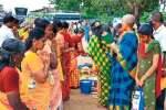 திருச்சுழி குண்டாற்றில் பெண்கள் நடத்திய கடைமுக பூஜை