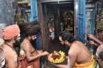 தான்தோன்றீஸ்வரர் கோவிலில் தர்மபுரம் ஆதீனம் வழிபாடு