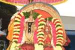 அருணாசலேஸ்வரர் கோவிலில் தென்பெண்ணை ஆற்று புனித நீரில் தீர்த்தவாரி