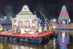 மன்னார் கோவில் ராஜகோபால சுவாமி கோயிலில் தெப்ப உற்சவம்