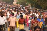 2 ஆண்டுகளுக்கு பின் தடை நீக்கம் பவுர்ணமி கிரிவலம் சென்ற பக்தர்கள்