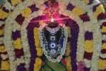 தீப ஒளியாய் காட்சியளித்த அம்மன்: திருவிளக்கு பூஜை செய்து பெண்கள் வழிபாடு