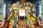 பரமக்குடி சித்திரை திருவிழா: நந்திகேஸ்வரர் வாகனத்தில் சுவாமி உலா