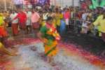 காளியம்மன் கோவிலில் அக்னி குண்டம் இறங்கி பக்தர்கள் நேர்த்திக்கடன்