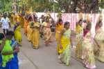 முதுகுளத்தூர் பத்ரகாளியம்மன் கோயில் பால்குடம் ஊர்வலம்