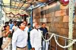 தமிழகத்தில் 20 ஆயிரம் கோவில்களில் விளக்கேற்றக்கூட வசதியில்லை