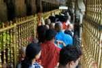 திருமலையில் திரண்ட பக்தர்கள் : 10 மணி நேரம் காத்திருந்து சுவாமி தரிசனம்