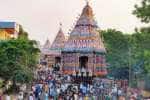 திருநள்ளார் சனீஸ்வரன் கோயிலில் தேரோட்டம் : பக்தர்கள் வடம் பிடித்தனர்
