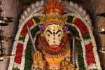தஞ்சை பெரிய கோவிலில் ஆஷாட நவராத்திரி விழா: வாராஹிக்கு இனிப்பு அலங்காரம்