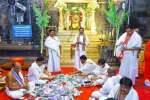 காளஹஸ்தி சிவன் கோயிலில் உண்டியல் காணிக்கை எண்ணும் பணி