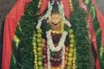 கனி அலங்காரத்தில் துலுக்கமுத்தூர் மாகாளியம்மன் அருளாசி