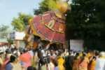 இழுத்த மறுகணமே கவிழ்ந்த பிரஹதாம்பாள் கோவில் தேர் 7 பேர் காயம்