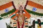 தேசிய கொடி அலங்காரத்தில் மாகாளியம்மன் அருள்பாலிப்பு