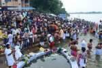 திருச்சி அம்மா மண்டபம் காவிரி ஆற்றில் மகாளய அமாவாசை தர்ப்பணம்