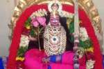 சிவாலயபுரத்தில் நவராத்திரி கொலு: கோமதி அம்மனுக்கு சிறப்பு பூஜை