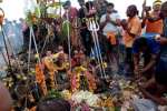 கம்பத்ராயன் கிரி மலையில் குவிந்த பக்தர்கள் : பரவசத்துடன் வழிபாடு