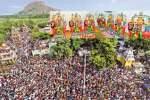 ஏழூர் முத்தாலம்மன் கோயில் திருவிழா : சப்பரத்தை சுமந்து வந்த பக்தர்கள்